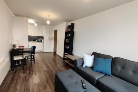 Living/Kitchen Area