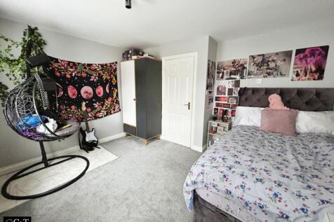2nd Bedroom