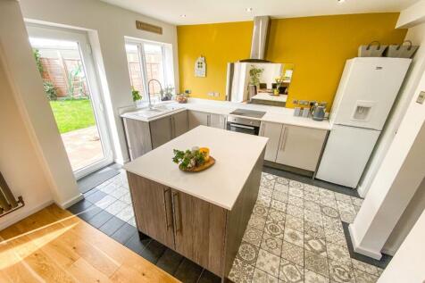 Open Plan Living/Dining/Kitchen 
