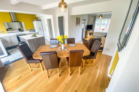Open Plan Living/Dining/Kitchen 