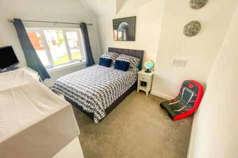 2nd Bedroom