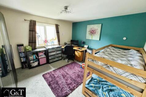 2nd Bedroom 