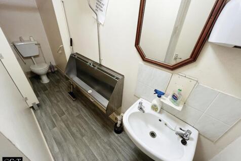 Men&#39;s Toilets
