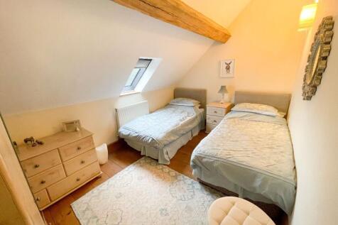 2nd Bedroom