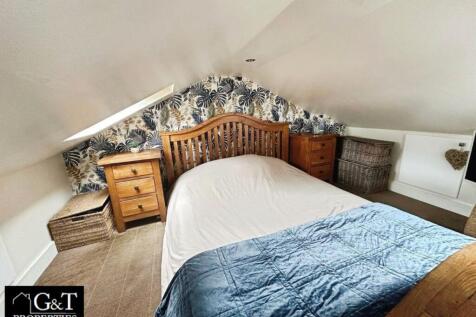 ATTIC ROOM