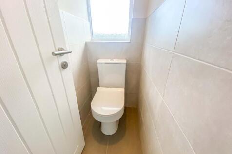 Communal Toilet 