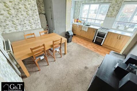 DINING ROOM/KITCHEN