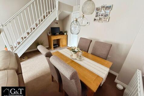 OPEN PLAN- RECEPTION  ROOM/DINING ROOM 
