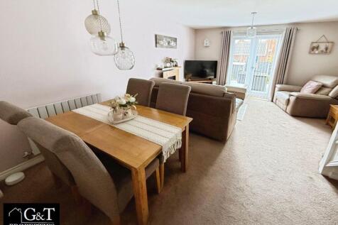 OPEN PLAN RECEPTION ROOM/DINING AREA