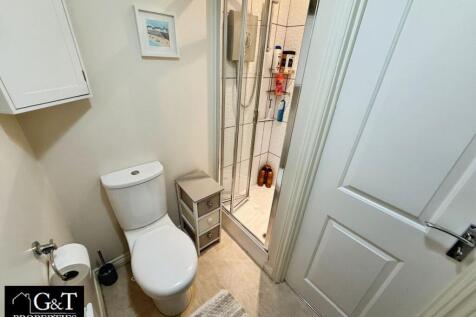 MASTER ENSUITE