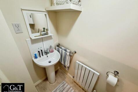 MASTER ENSUITE
