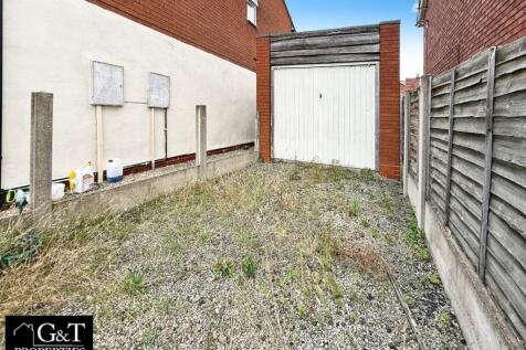 REAR GARAGE