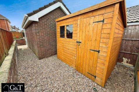 GARAGE/SHED