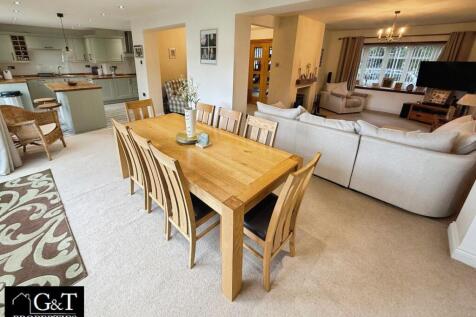 DINING AREA/OPEN PLAN