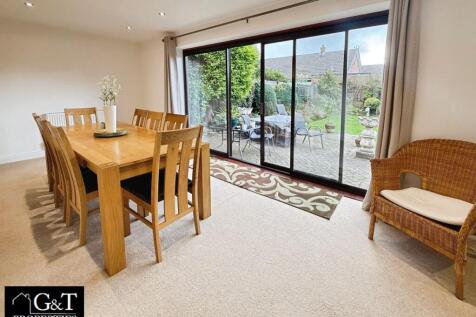 DINING AREA/OPEN PLAN
