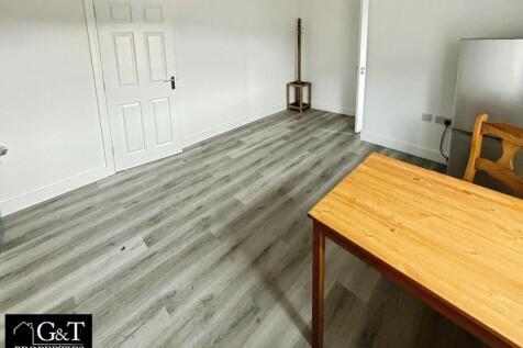 Open Plan Living Room/Kitchen