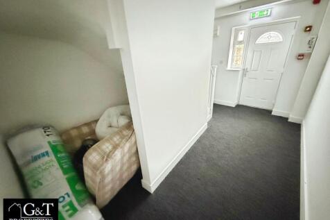 Hallway/Storage/Desk Space