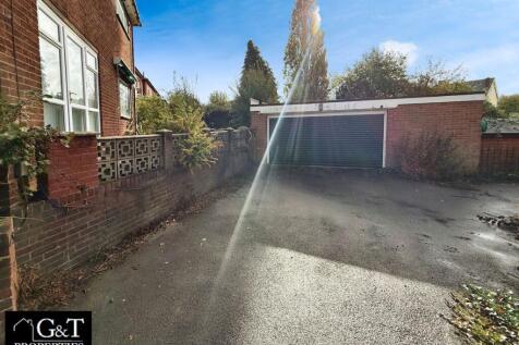DOUBLE GARAGE