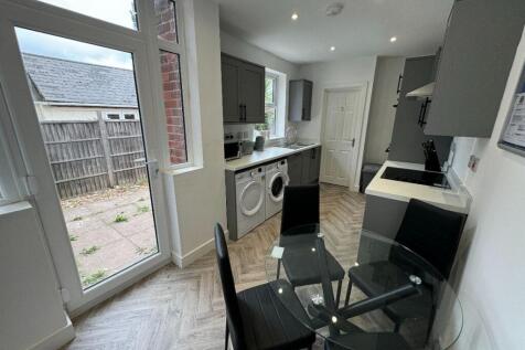 Communal Kitchen/DIner