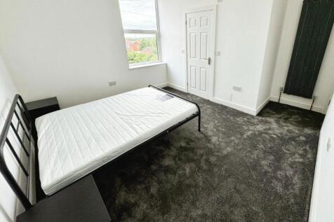 Large Double FULLY FURNISHED Bedroom With En Suite