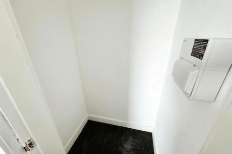 Large Double FULLY FURNISHED Bedroom With En Suite