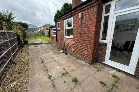 Well Kept Communal Rear Garden 