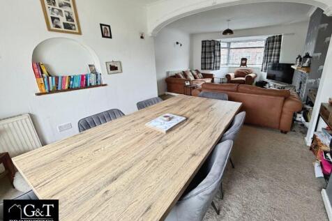 RECEPTION/DINING ROOM