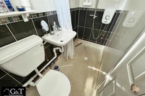 Downstairs Wet Room