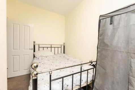pbox-bedroom-323111.jpg