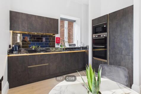 Kitchen &amp; Living area