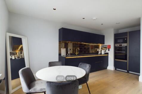 Kitchen &amp; Living area