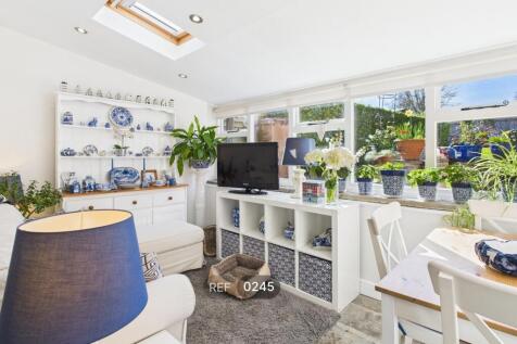 Kitchen &amp; Dining area