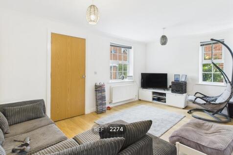 Kitchen &amp; Living area