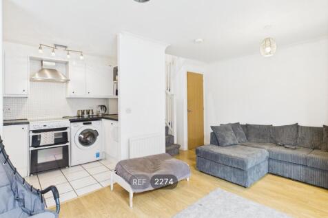 Kitchen &amp; Living area