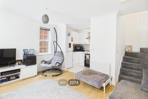 Kitchen &amp; Living area