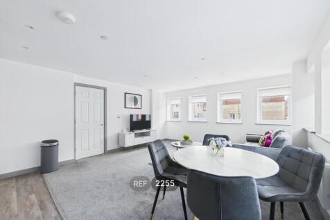 Kitchen &amp; Living area