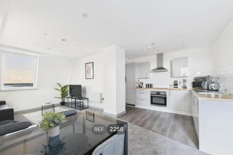 Kitchen &amp; Living area