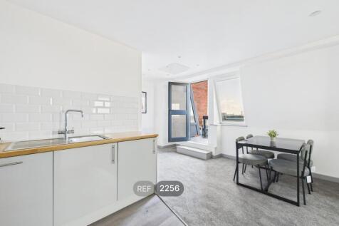 Kitchen &amp; Living area