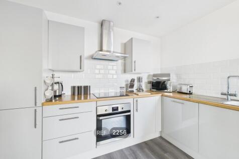 Kitchen &amp; Living area