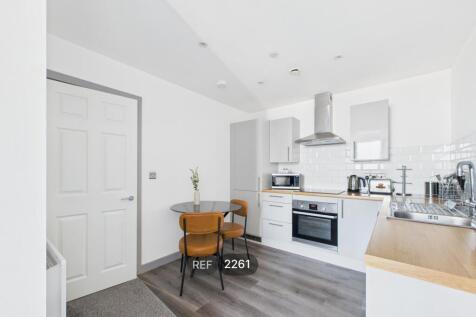 Kitchen &amp; Living area