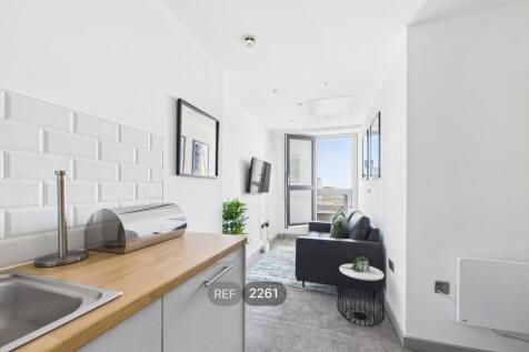 Kitchen &amp; Living area
