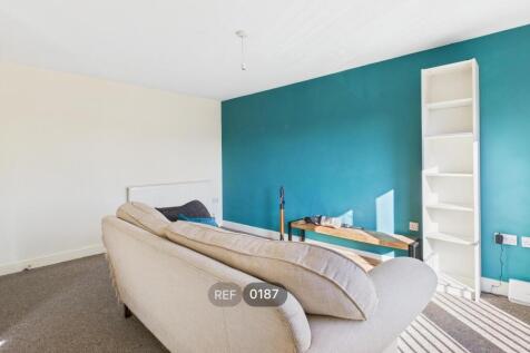 Kitchen &amp; Living area