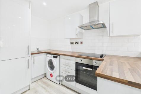 Kitchen &amp; Living area