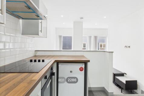Kitchen &amp; Living area