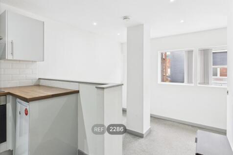 Kitchen &amp; Living area