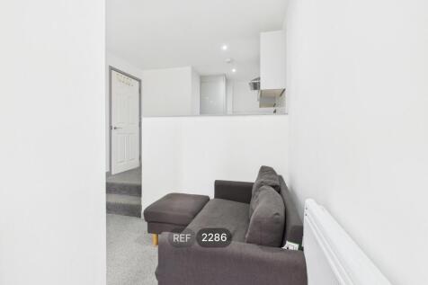Kitchen &amp; Living area