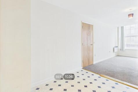 Kitchen &amp; Living area
