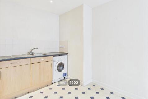 Kitchen &amp; Living area
