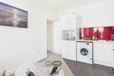 Kitchen &amp; Living area