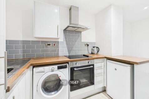 Kitchen &amp; Living area